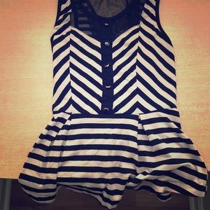 PINS & NEEDLES Sleeveless Summer Top- Size S